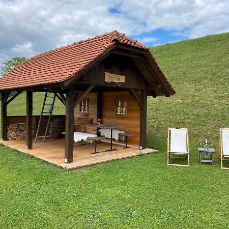 Wooden Hut At Tourist Farm Artisek Store Exterior foto