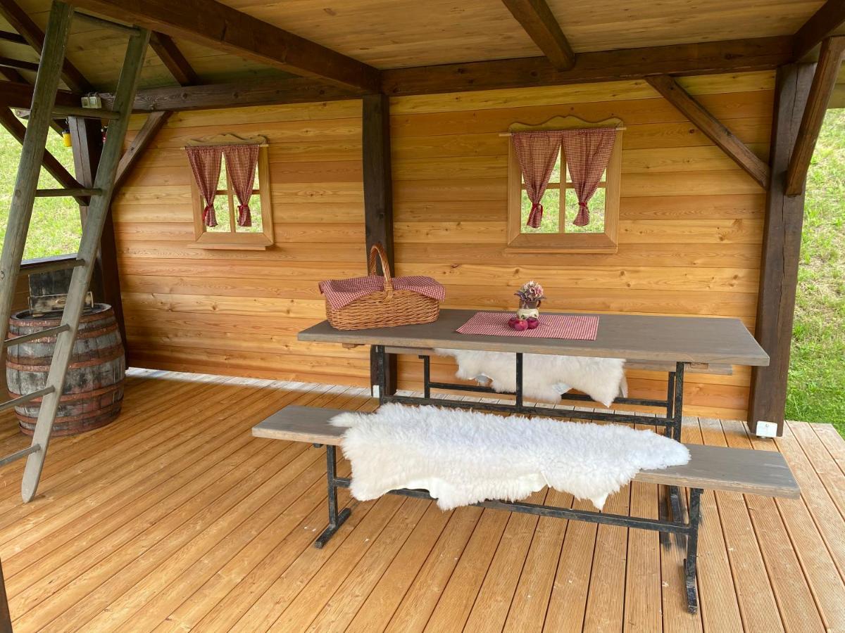 Wooden Hut At Tourist Farm Artisek Store Exterior foto