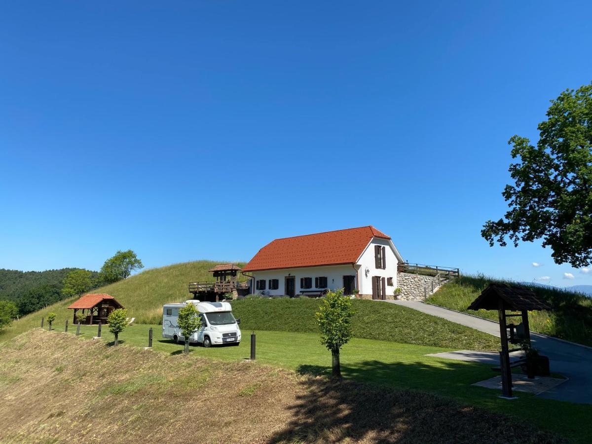 Wooden Hut At Tourist Farm Artisek Store Exterior foto