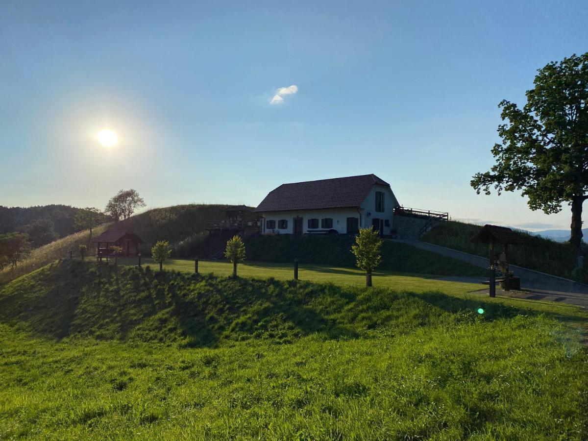 Wooden Hut At Tourist Farm Artisek Store Exterior foto