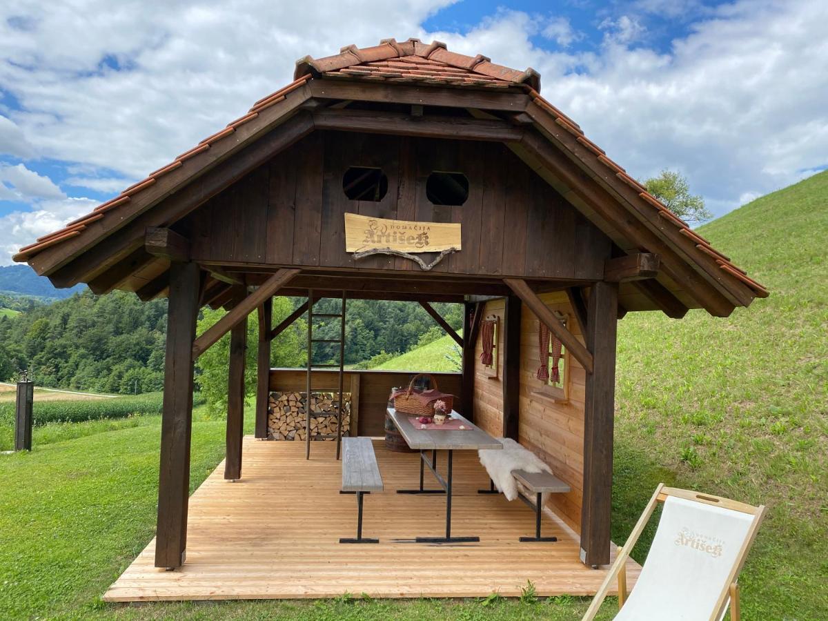 Wooden Hut At Tourist Farm Artisek Store Exterior foto